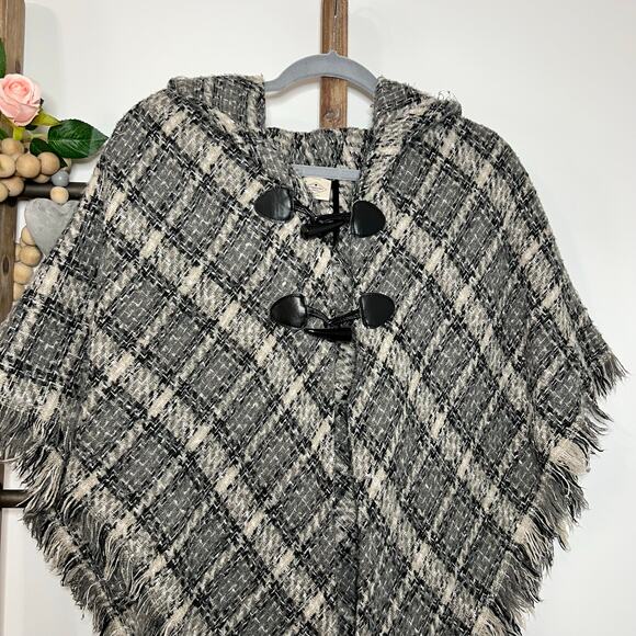 St.‎ John's Bay Black Gray Cream Poncho One Size - Picture 3 of 9